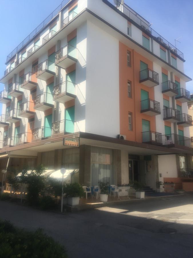 Hotel Britannia Lido di Jesolo Dış mekan fotoğraf